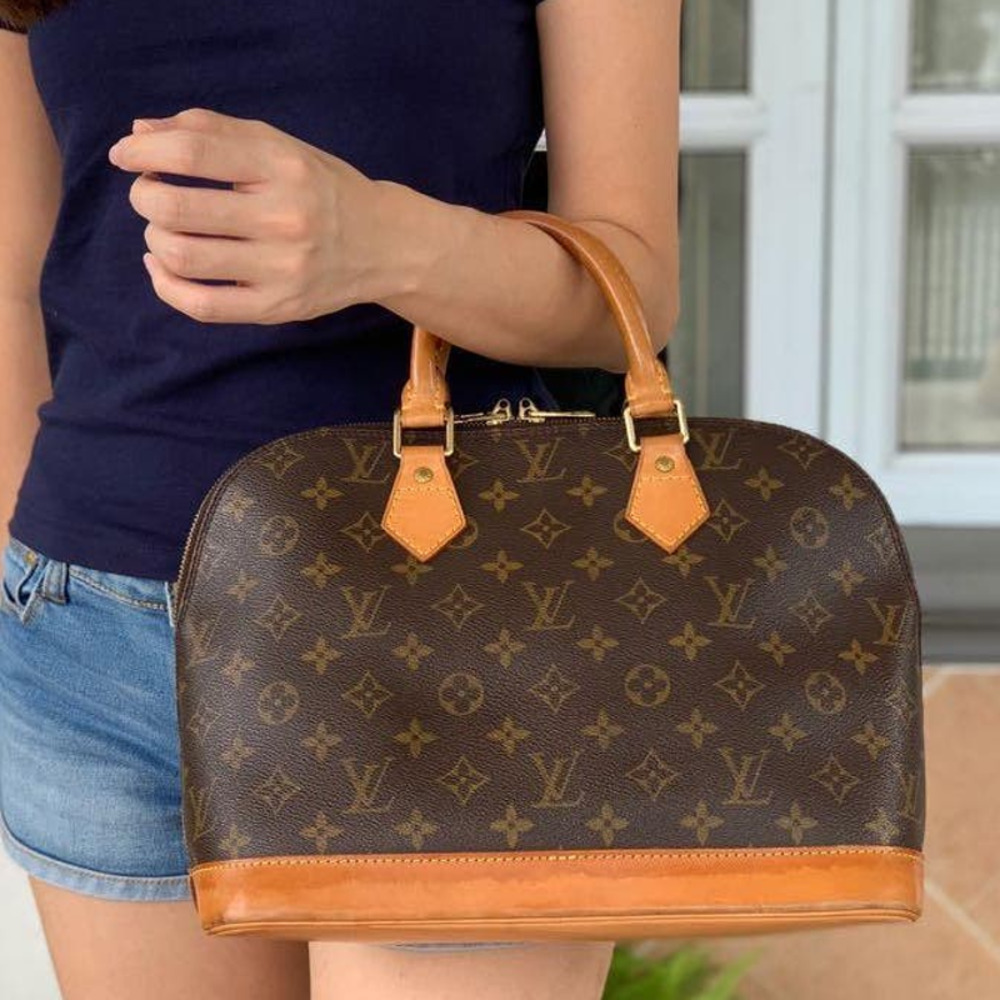 💎✨BEAUTIFUL✨💎Authentic Louis Vuitton Monogram Alma Hand Bag Brown